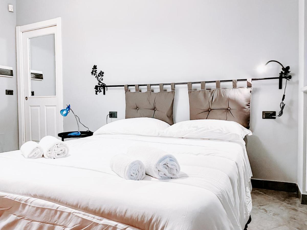 Myhouse Inn Fermata Paradiso - Affitti Brevi Italia Колленьо Екстер'єр фото