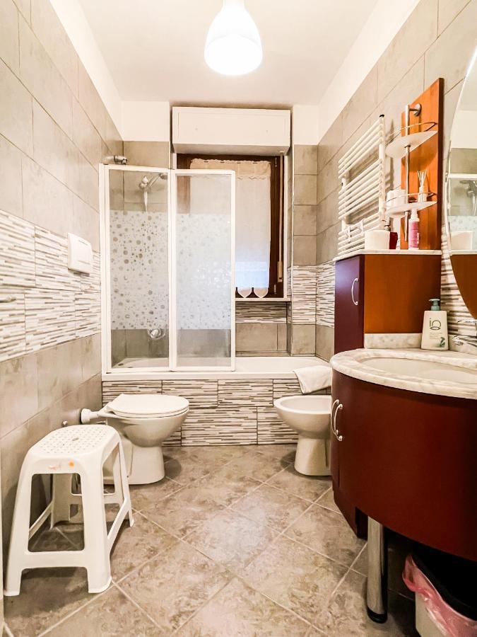 Myhouse Inn Fermata Paradiso - Affitti Brevi Italia Колленьо Екстер'єр фото
