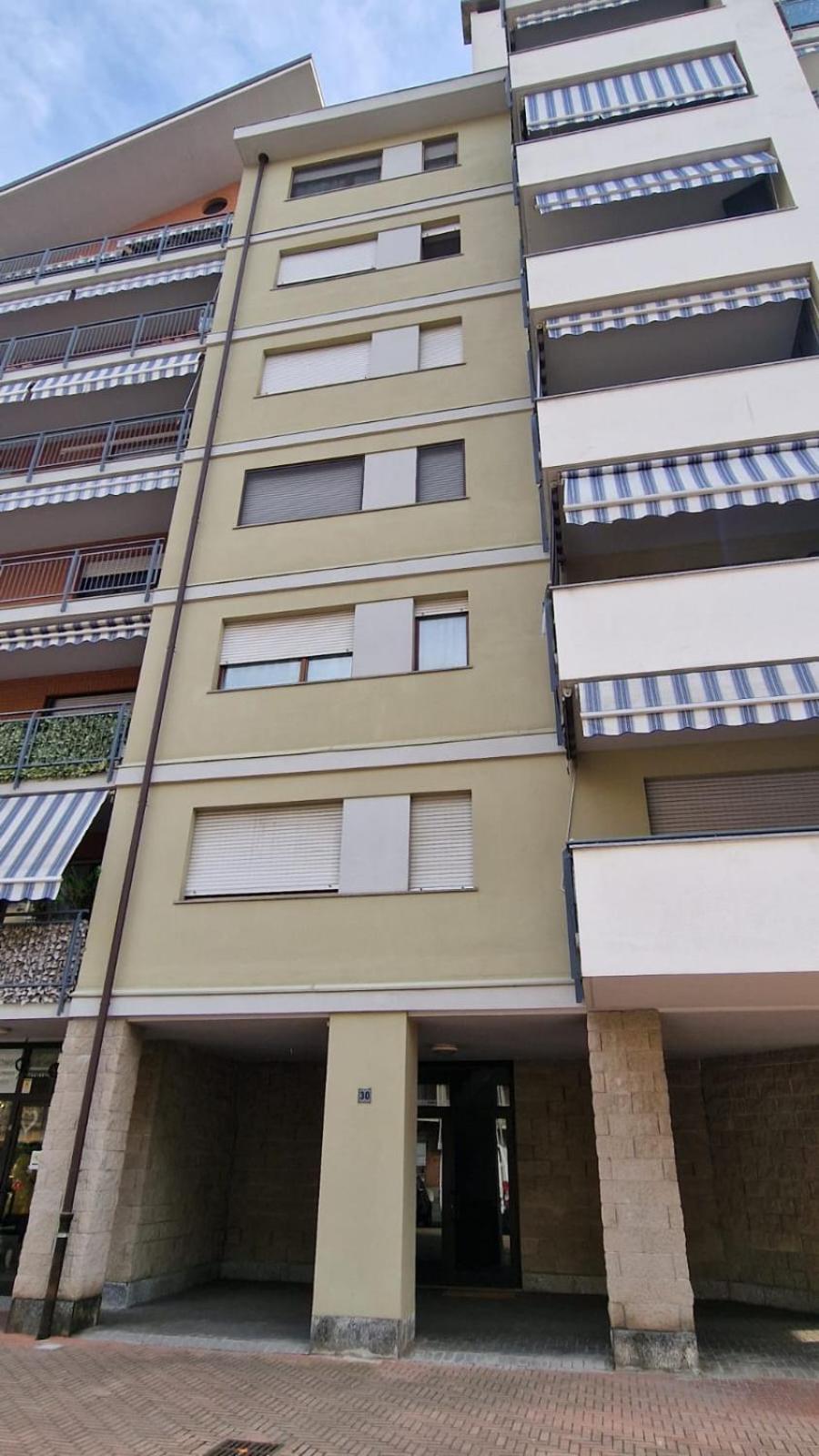 Myhouse Inn Fermata Paradiso - Affitti Brevi Italia Колленьо Екстер'єр фото
